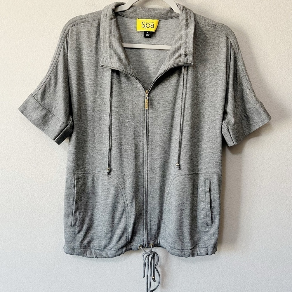 St. John Spa Gray Full Zip Short Sleeve Sweatshirt Size XS Pockets Adjustable